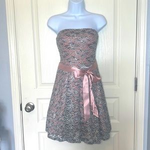 Pretty Junior dress. Grey & blush pink. Lace with subtle sequence. Size 11